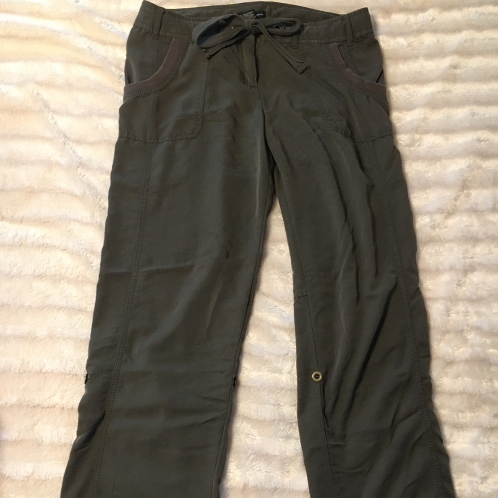 💜 3/$25 New York and Co olive roll tab pant size 10